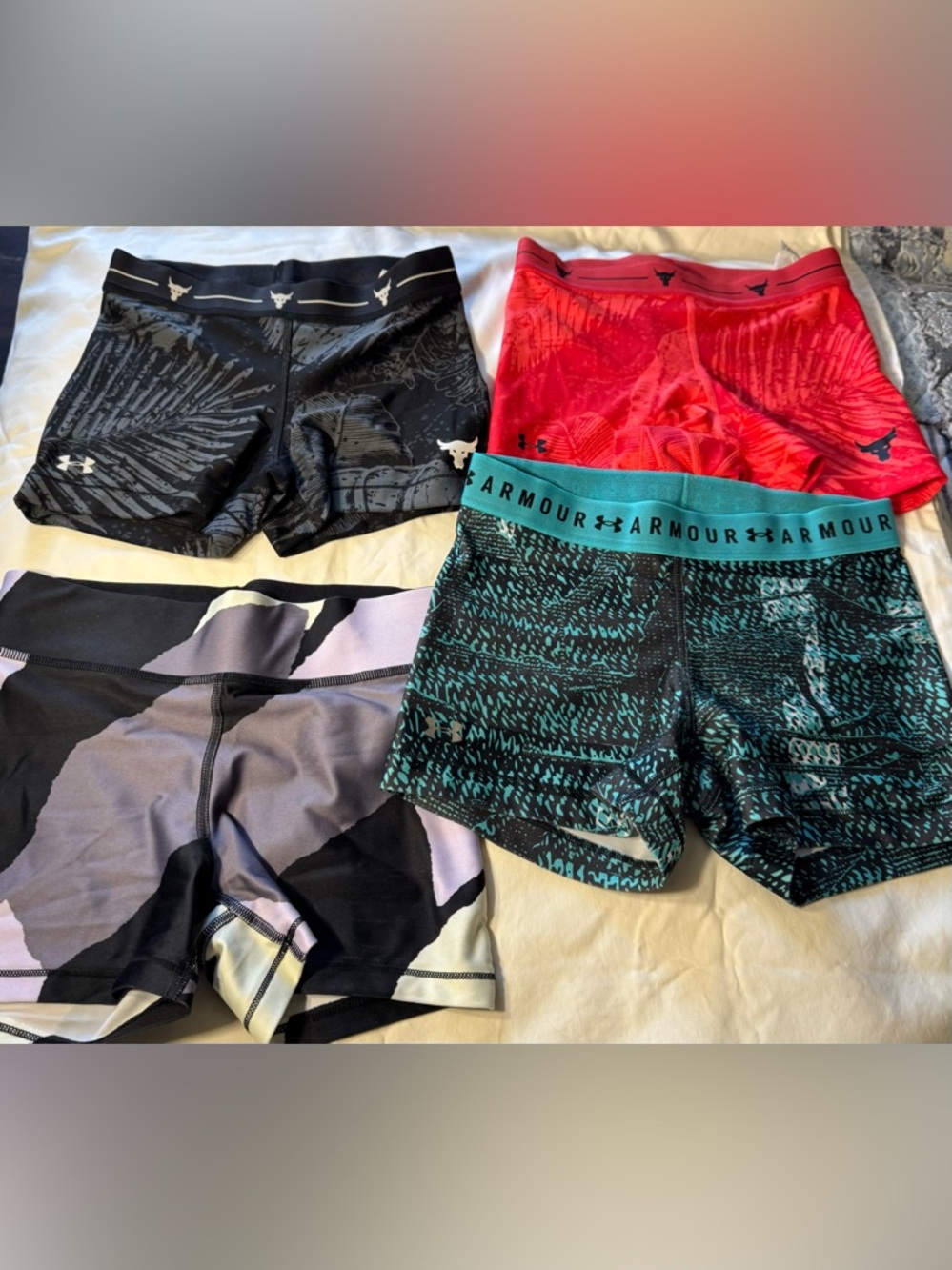 Women’s Bundle of 4 Under Armour Compression Shorts size Small/Medium